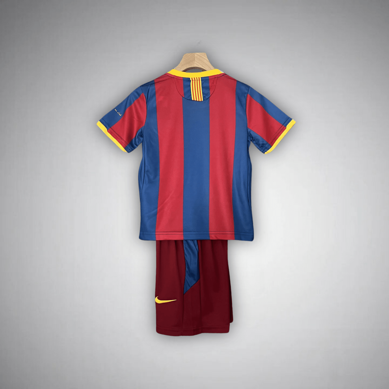 10/11 FC Barcelona Home Kids Kit