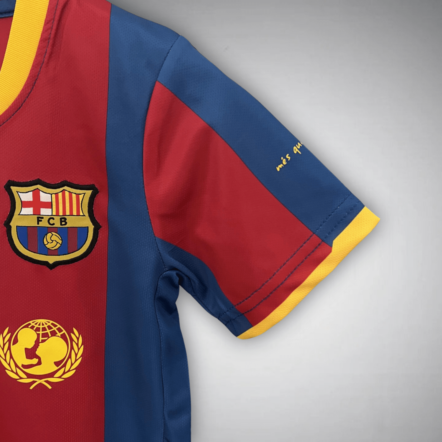10/11 FC Barcelona Home Kids Kit