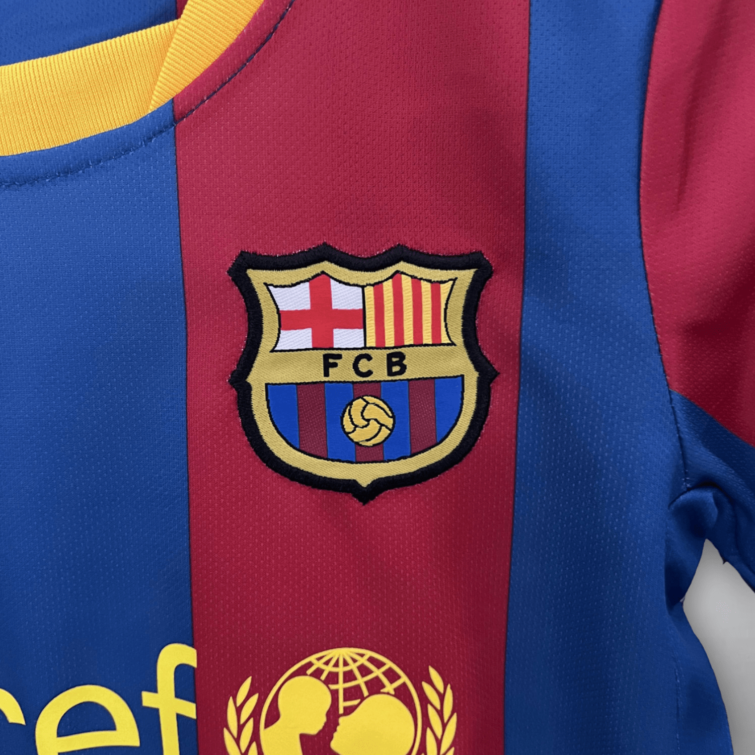10/11 FC Barcelona Home Kids Kit