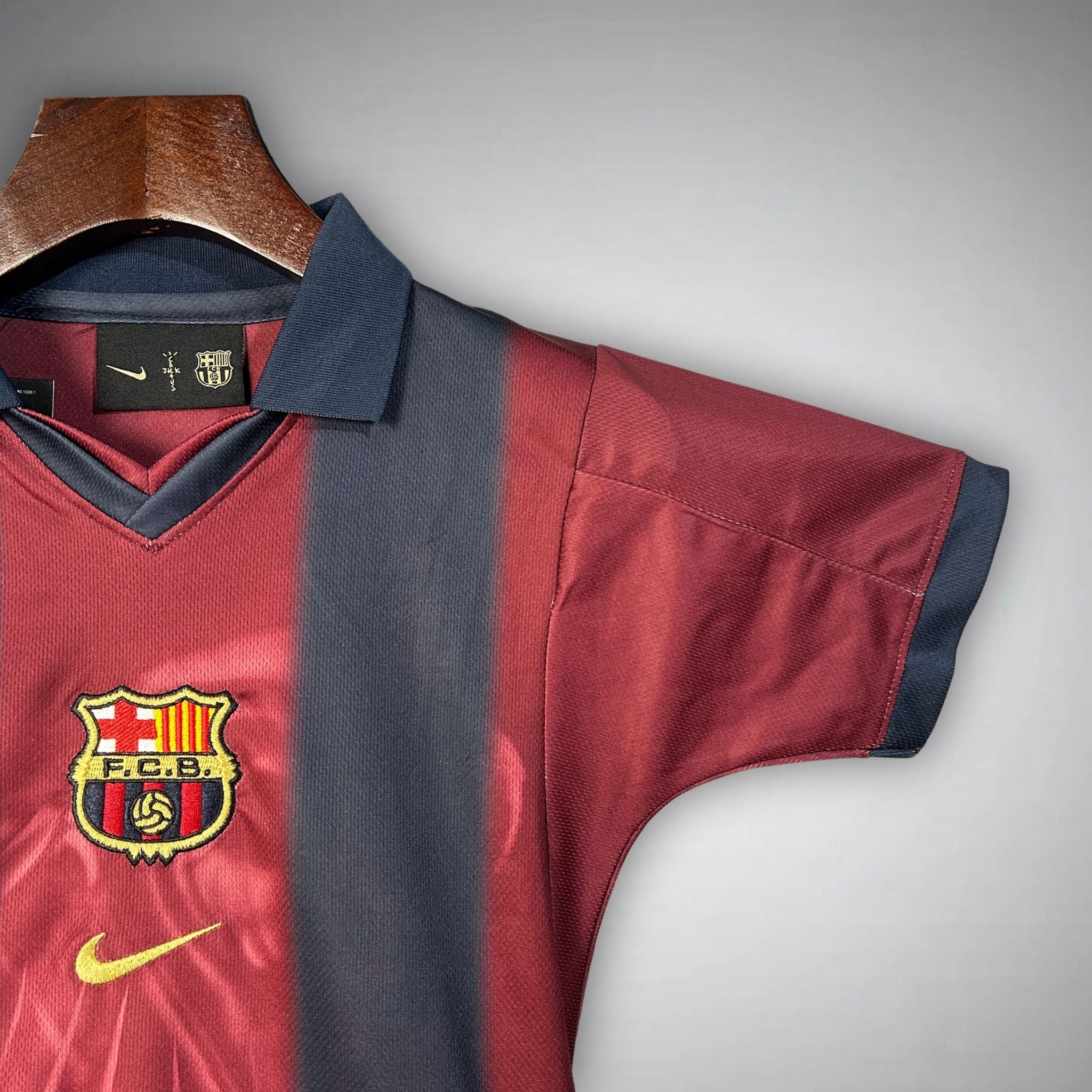 2000/01 FC Barcelona Retro x Travis Scott Limited Edition Kids Home Kit