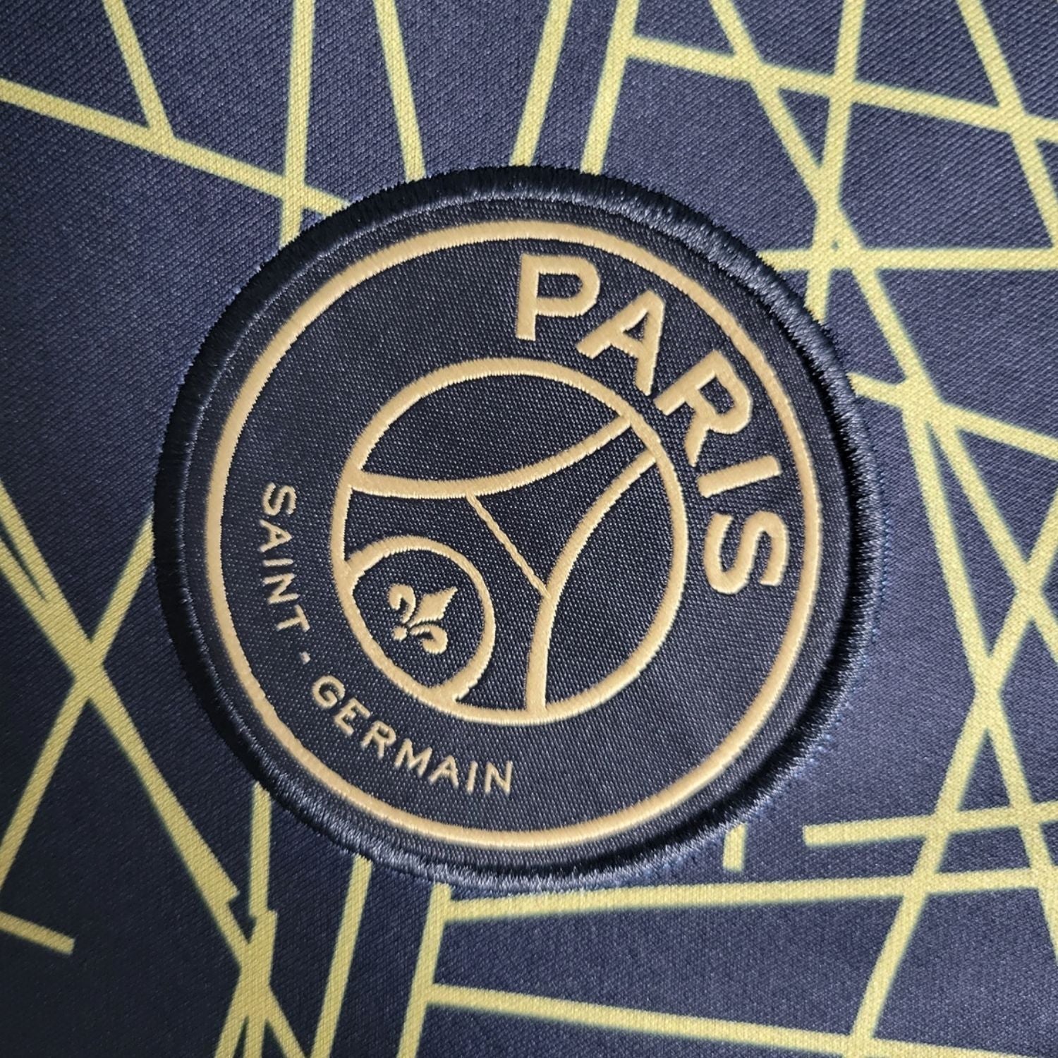 22/23 PSG 4th Kit