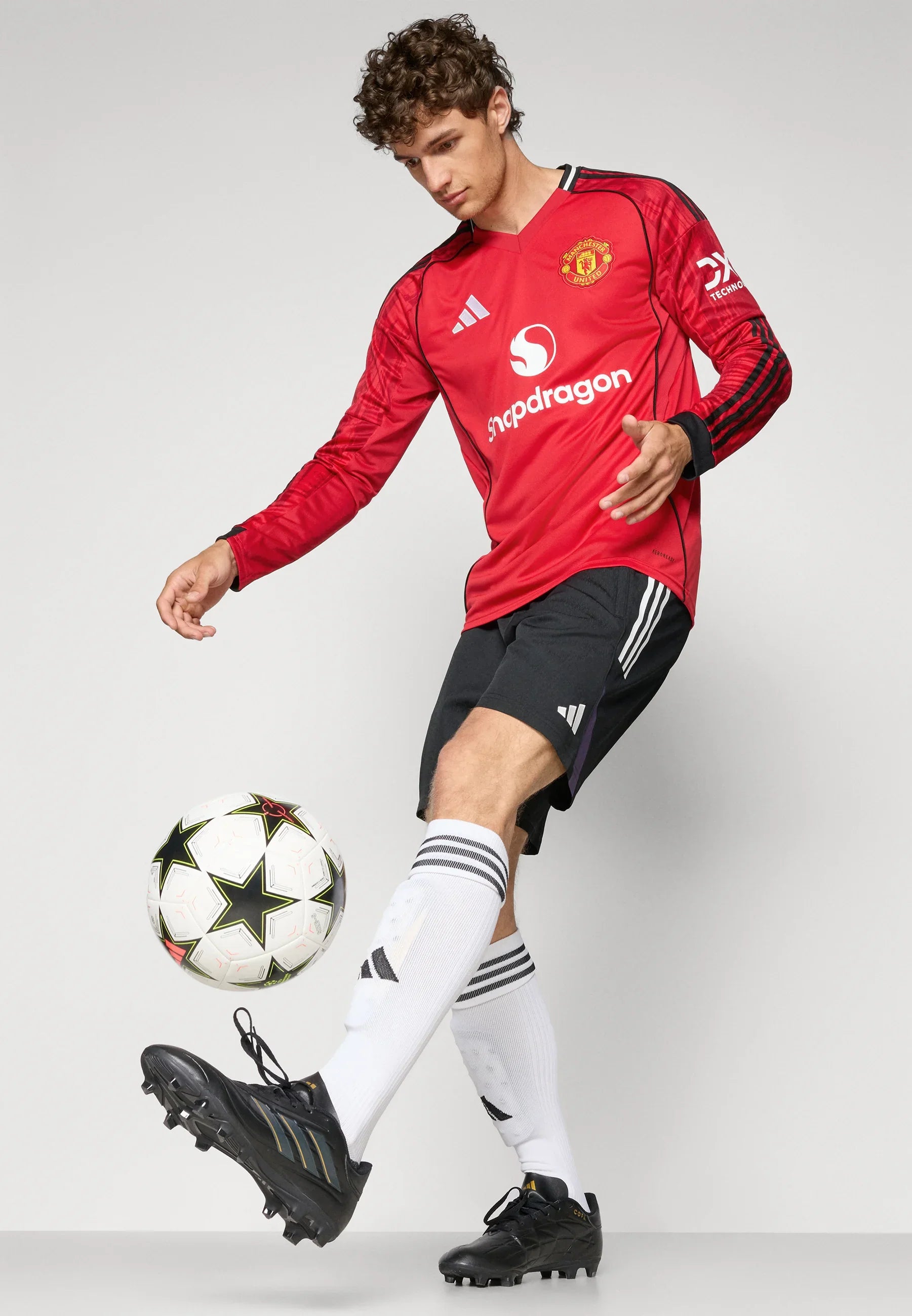 Manchester United 25/26 Home Shirt - Long Sleeve