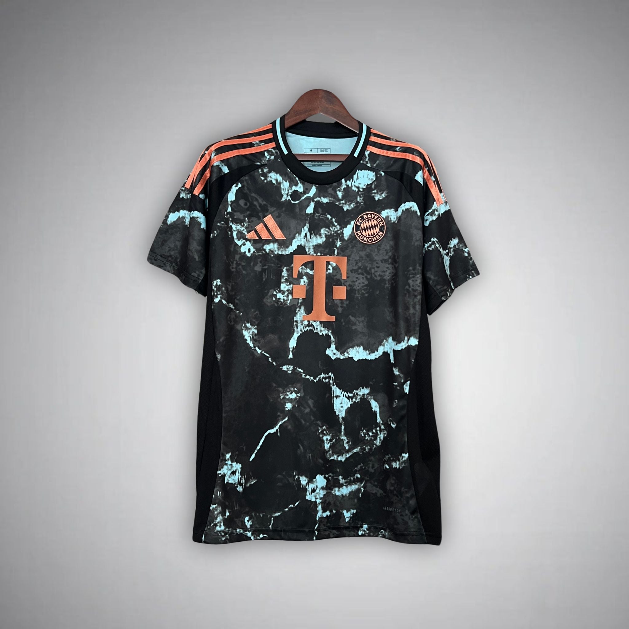 24/25 Bayern München Away Kit