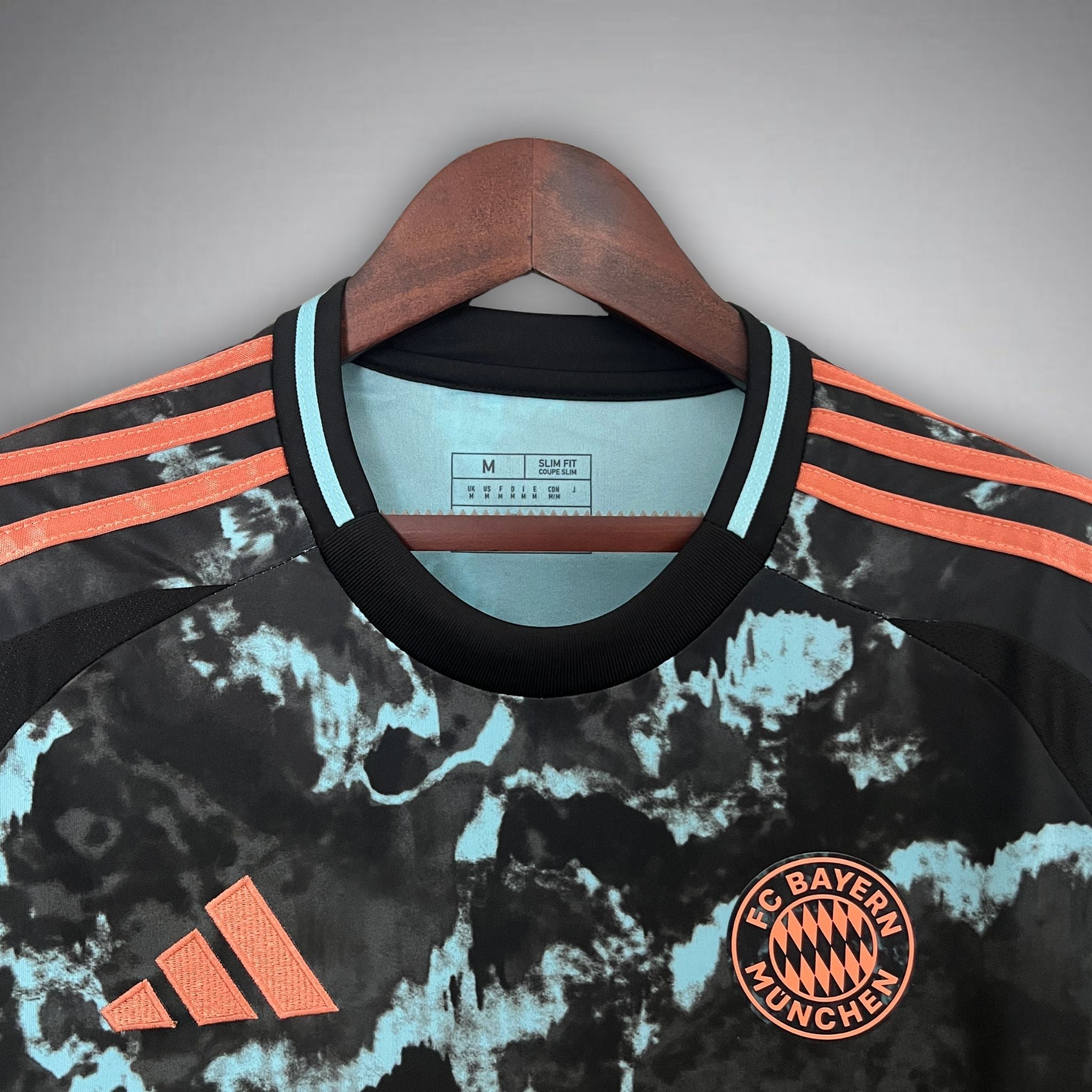 24/25 Bayern München Away Kit
