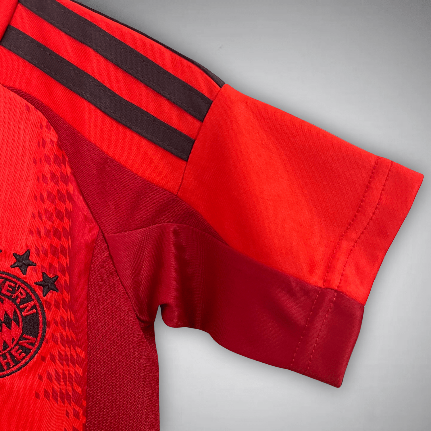 24/25 FC Bayern Home Kids Kit