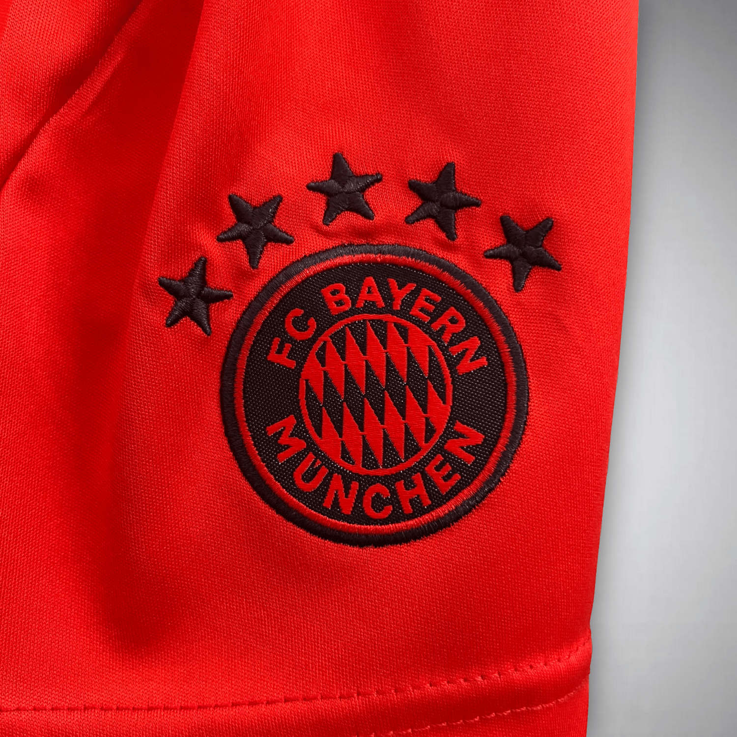 24/25 FC Bayern Home Kids Kit
