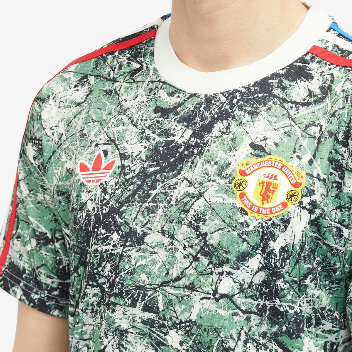 Manchester United Stone Roses Kit