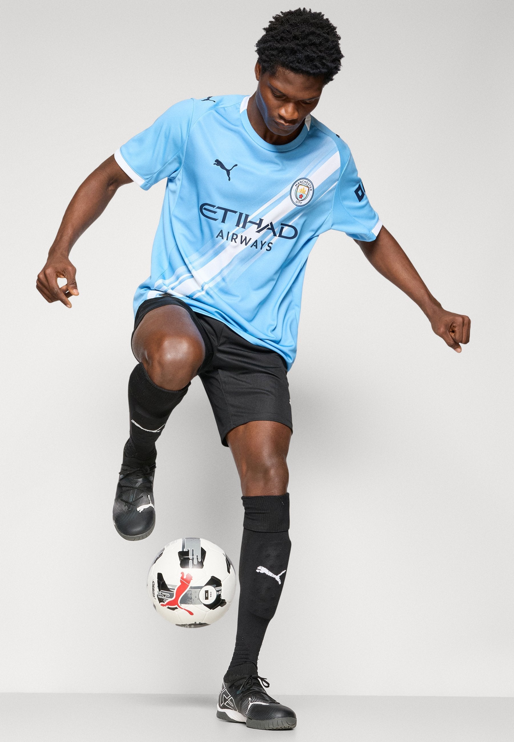 Manchester City 25/26 Home Shirt