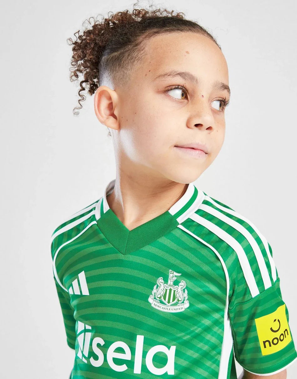 Newcastle 25-26 Away Kids Kit