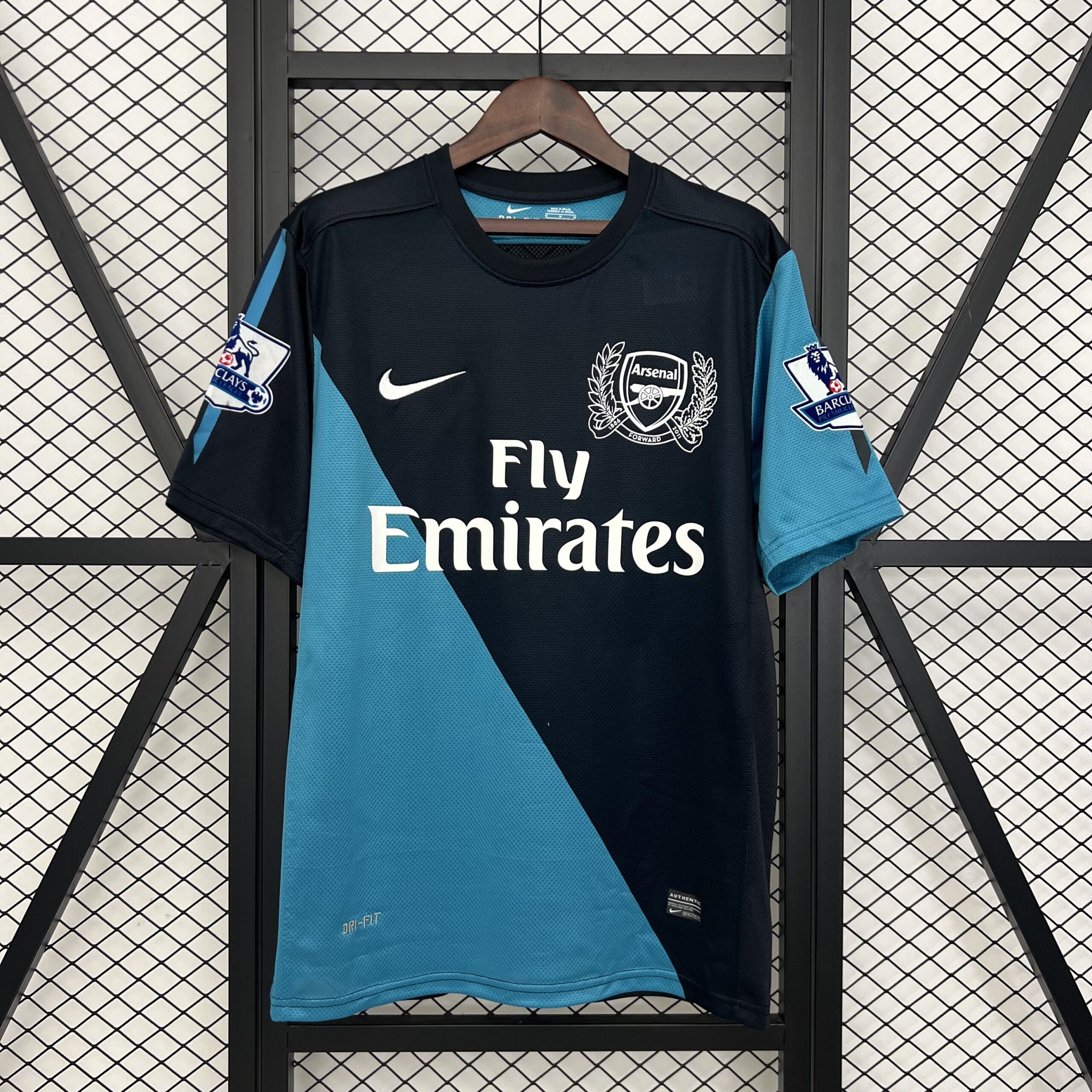 Arsenal 2011-12 Away Retro Kit