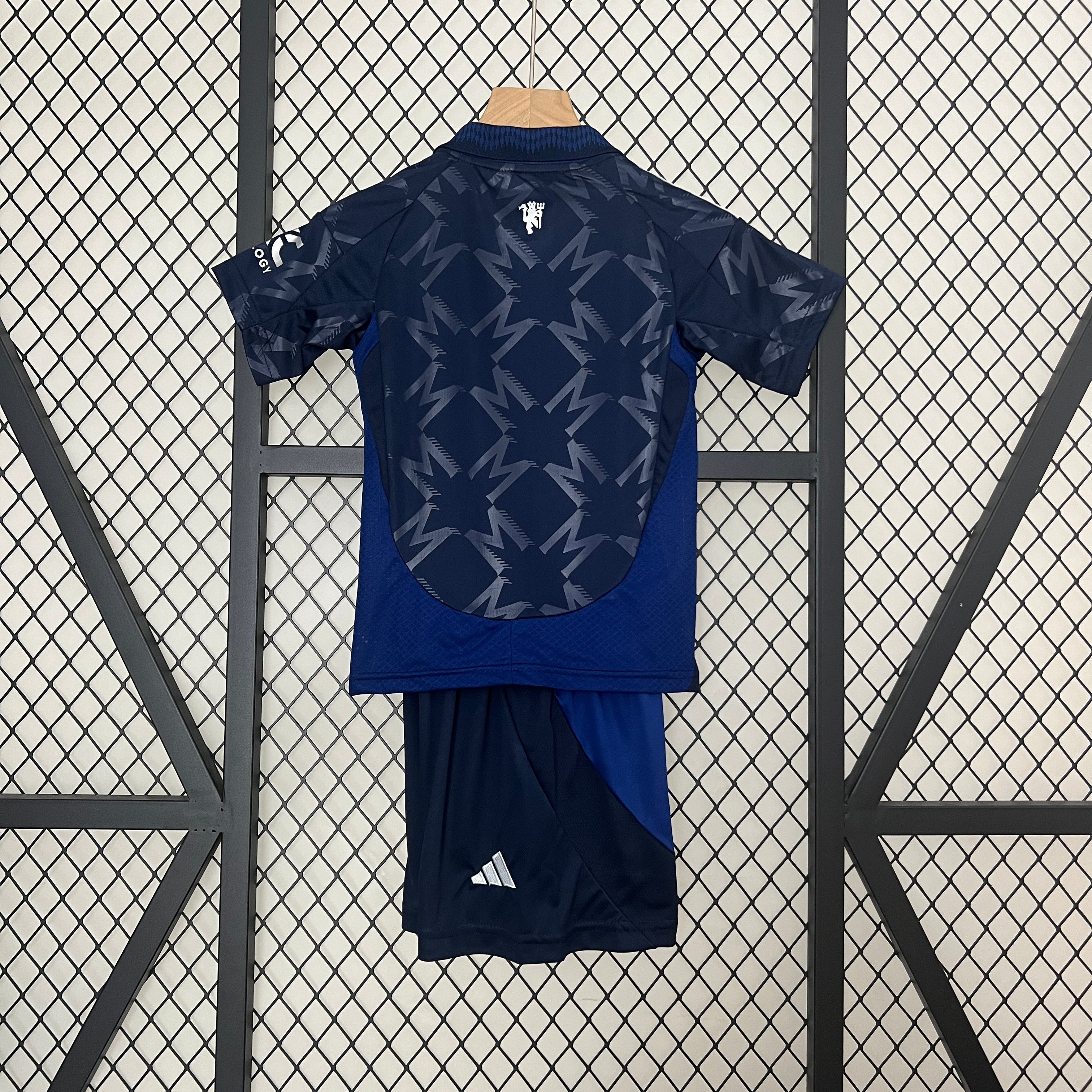 Manchester United 2024/25 Away Kids Kit