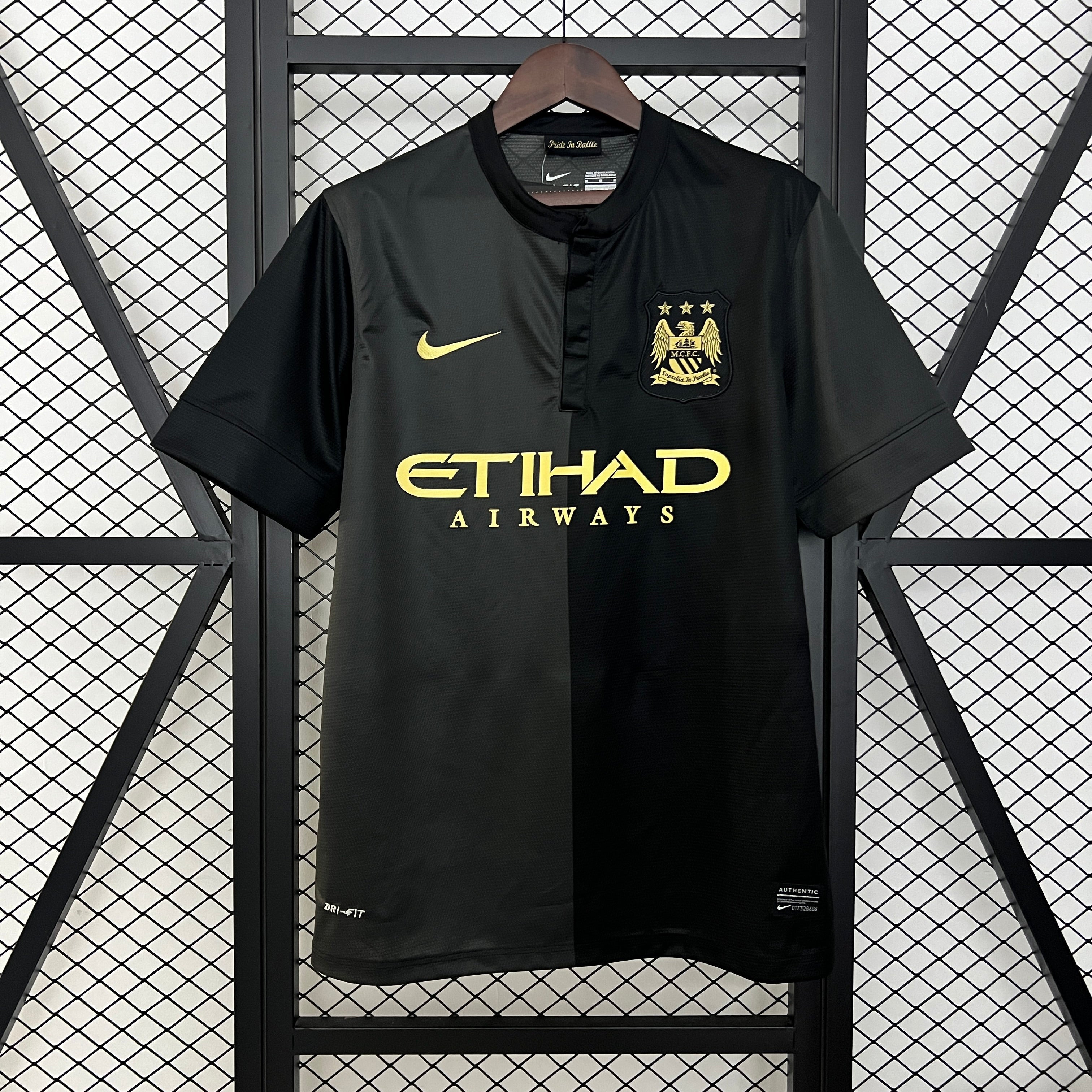 2013-2014 Manchester City Away Shirt