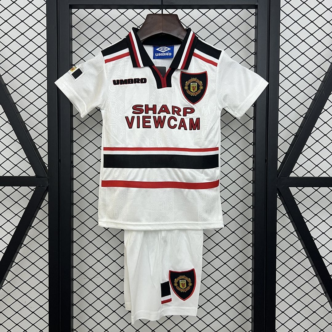 Manchester United 97/98 Away Kids Kit