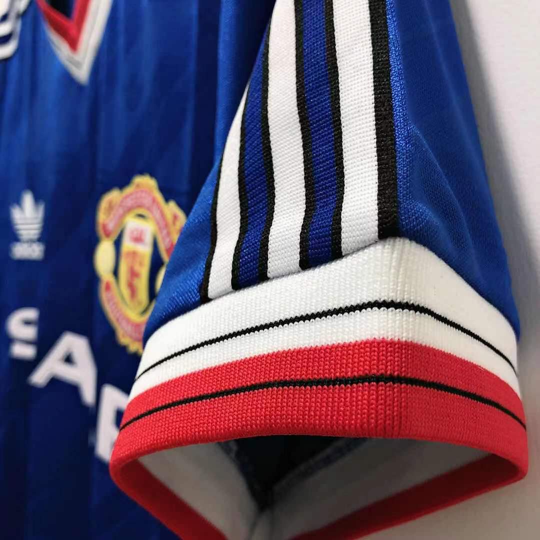 Manchester United 1986/1988 Third Retro Shirt
