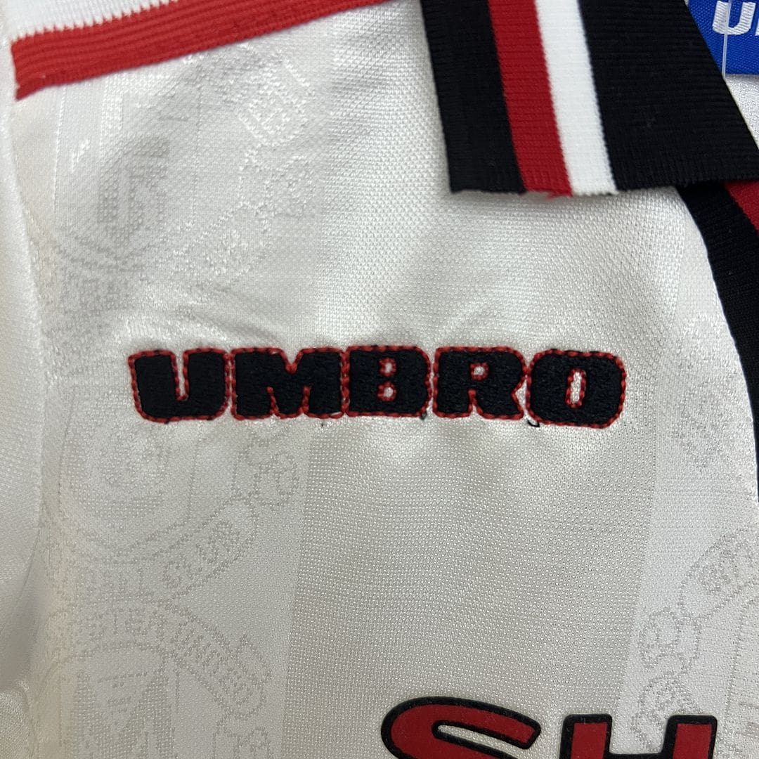 Manchester United 97/98 Away Kids Kit