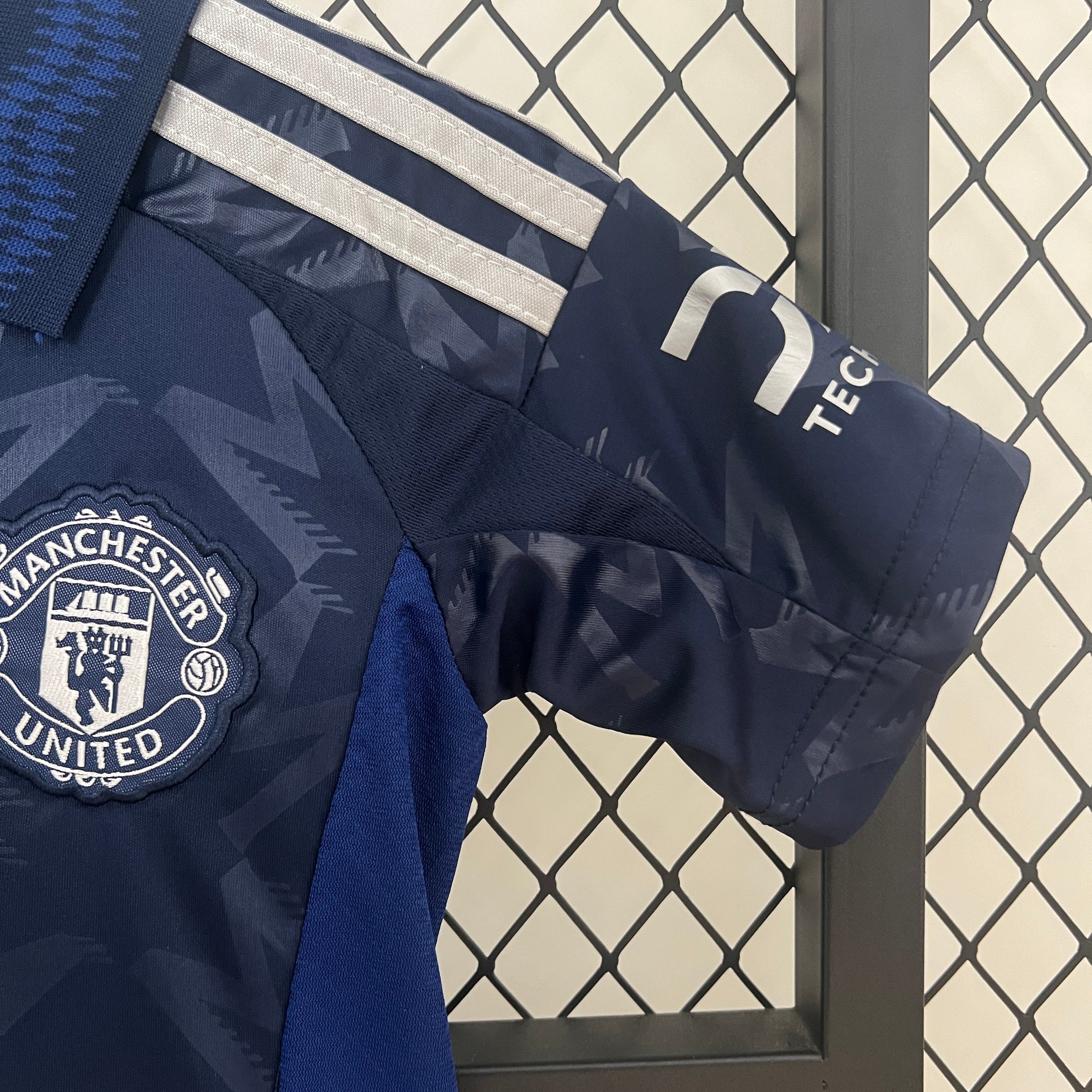 Manchester United 2024/25 Away Kids Kit