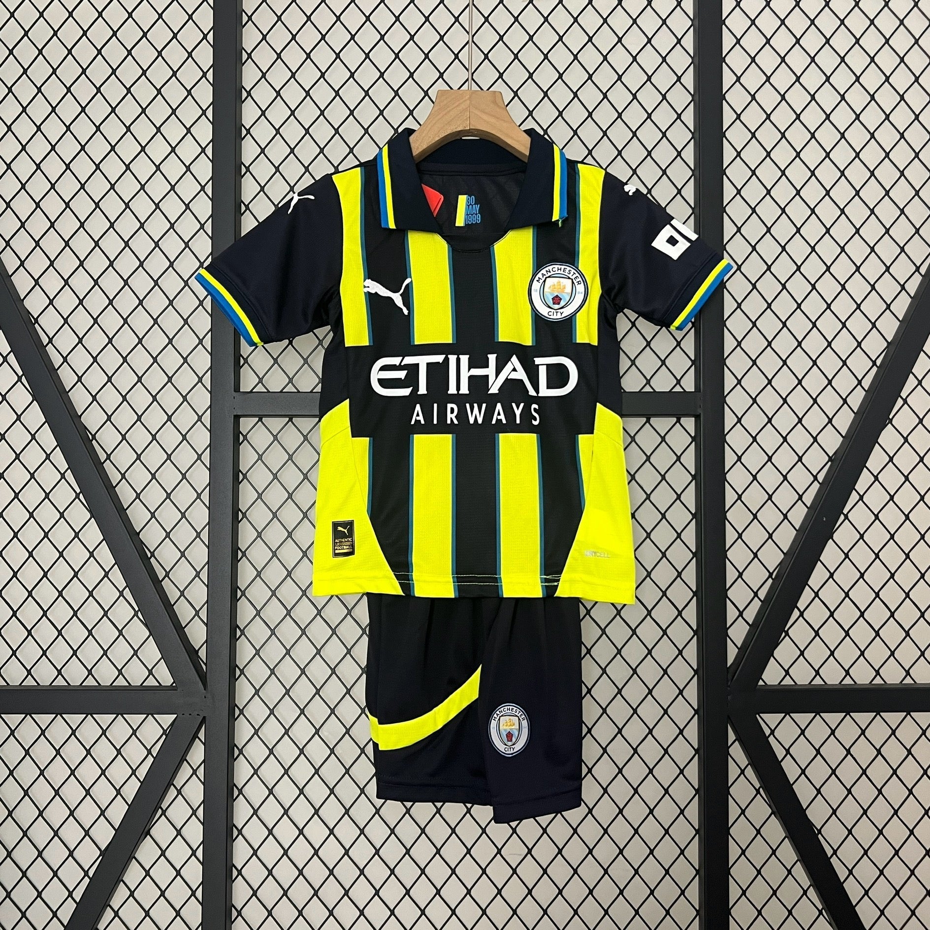 Manchester City 2024/25 Away Kids Kit