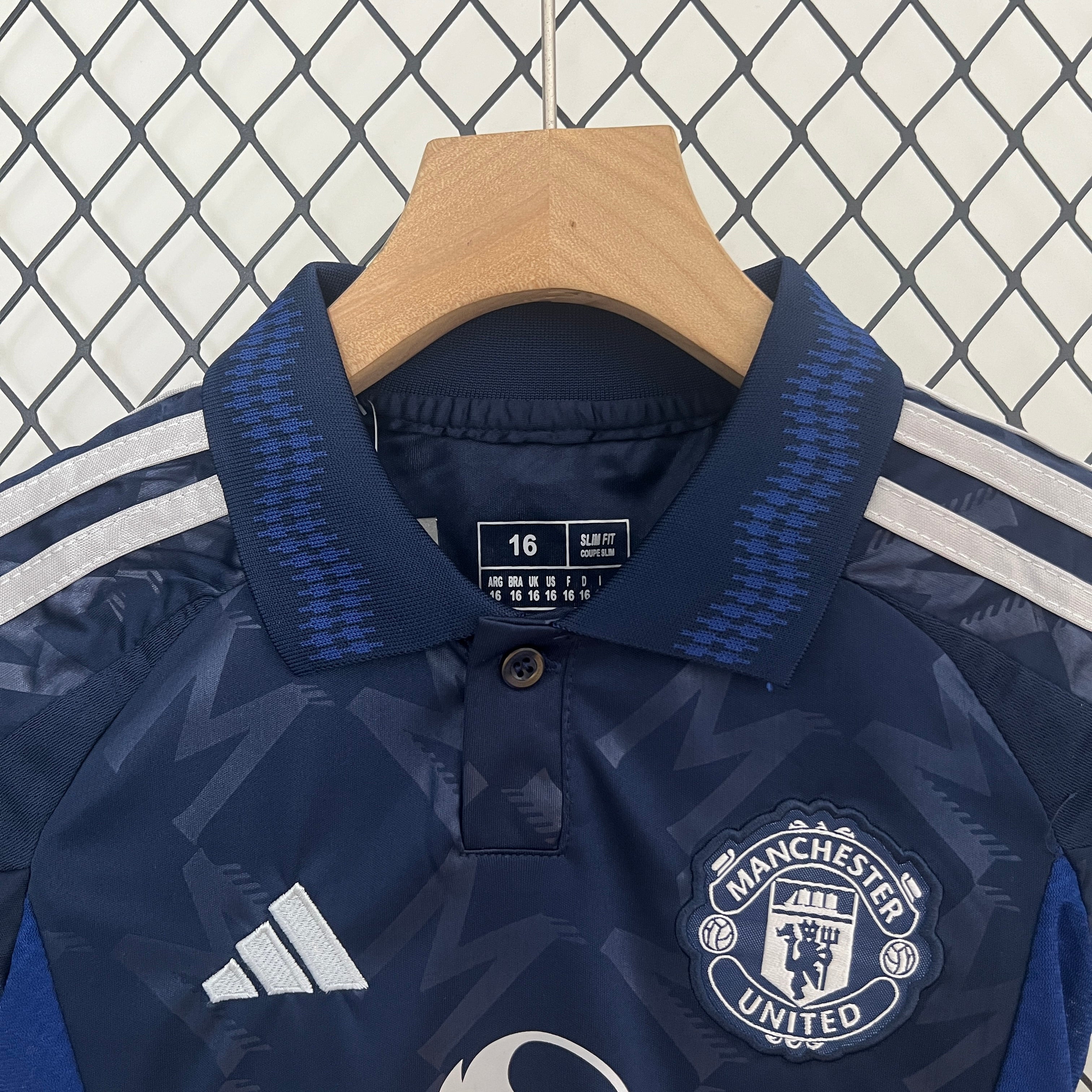Manchester United 2024/25 Away Kids Kit