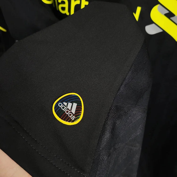 2010-2011 Liverpool Retro Away Shirt