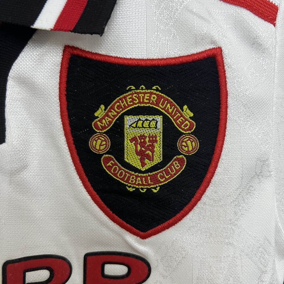 Manchester United 97/98 Away Kids Kit