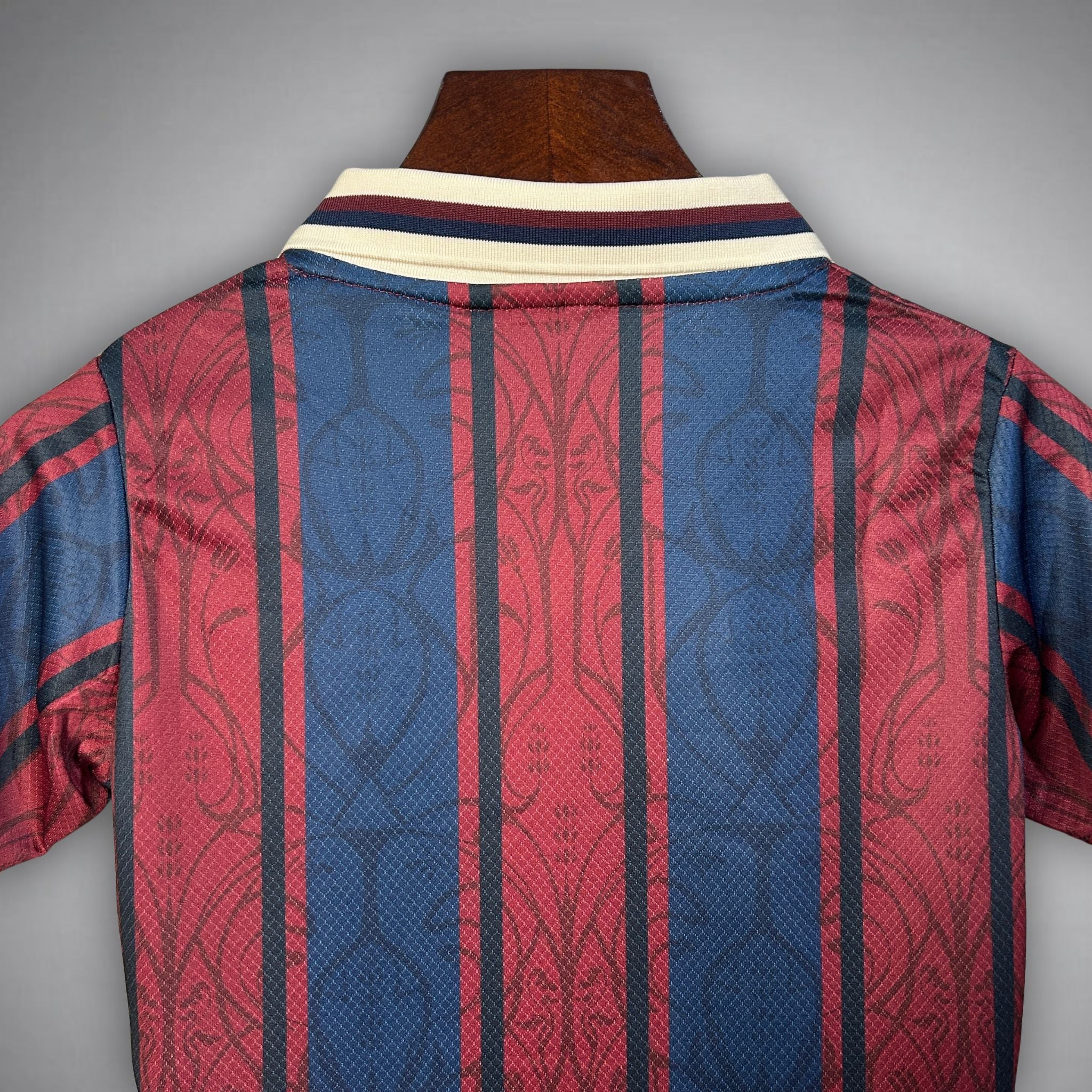 FC Barcelona Catalan Roots Kids Kit