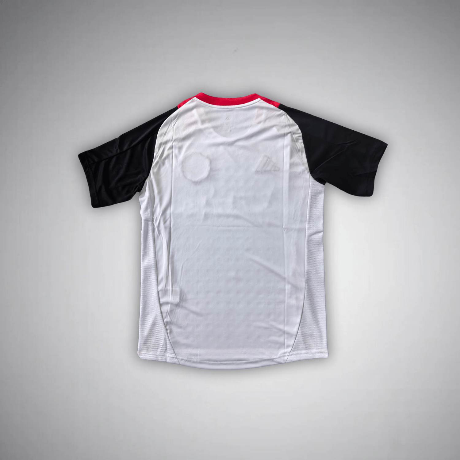 Manchester United Striker 24 Kit