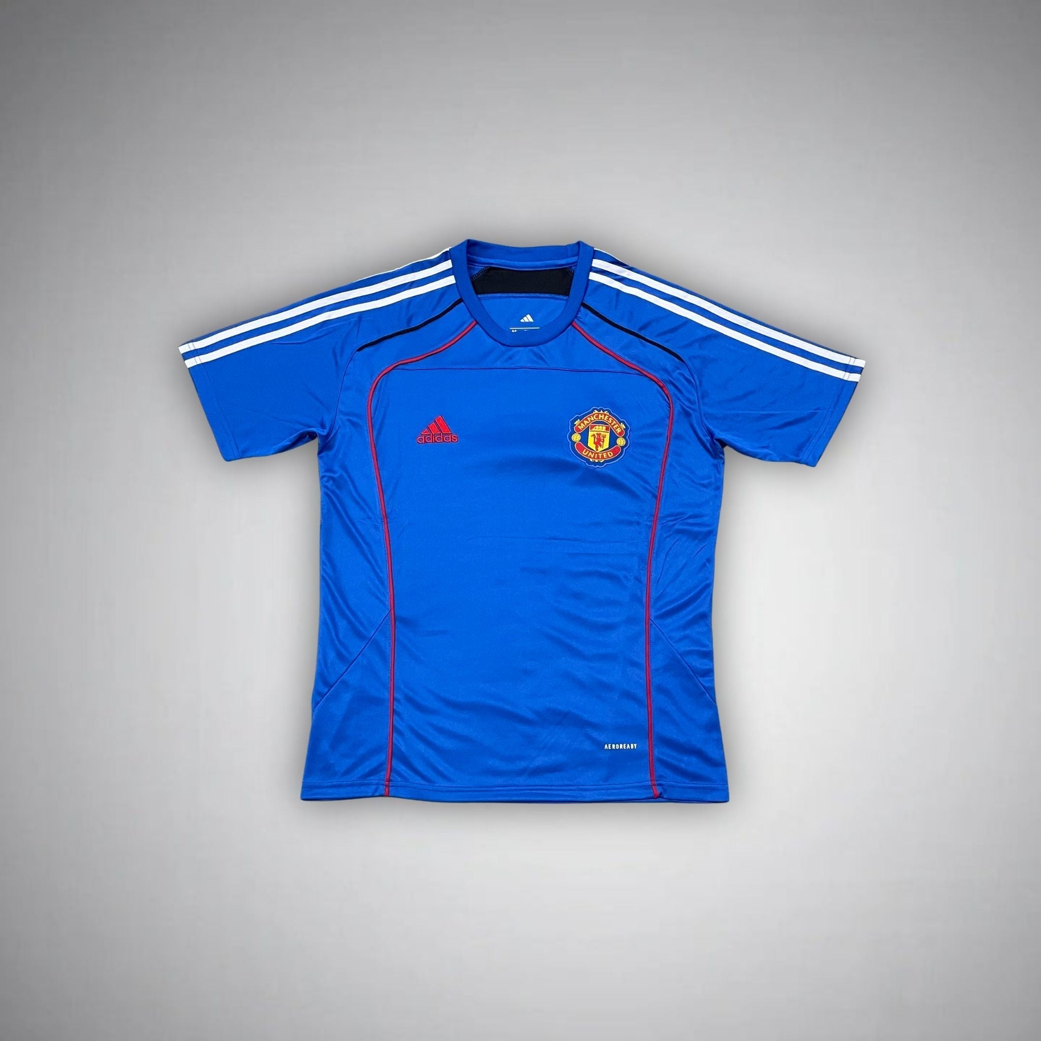 Manchester United Metro Pure Kit