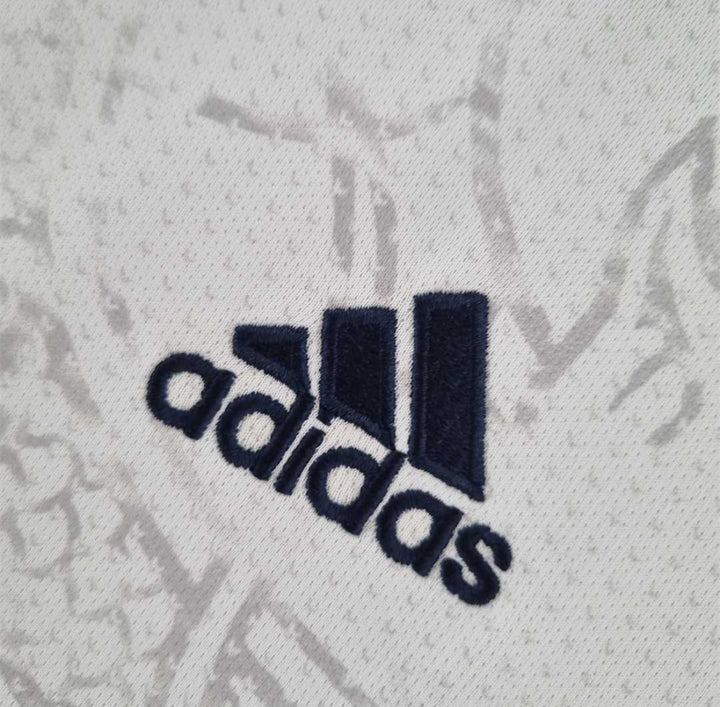 Real Madrid Dragon Blanco Kit