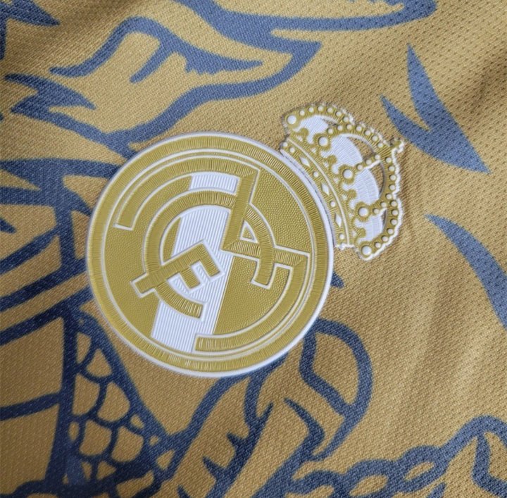 Real Madrid Dragón Dorado Kit