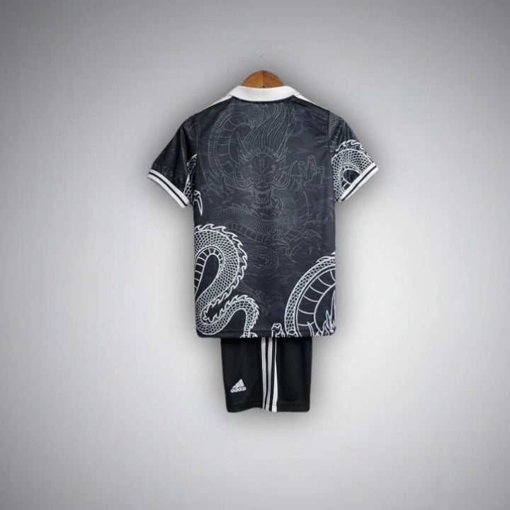 Real Madrid Dragon Negro Kids Kit