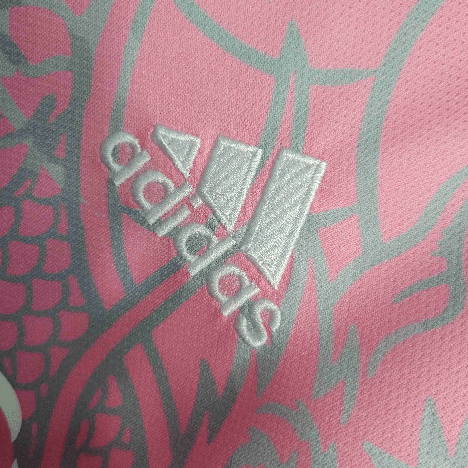 Real Madrid Pink Dragon Kit