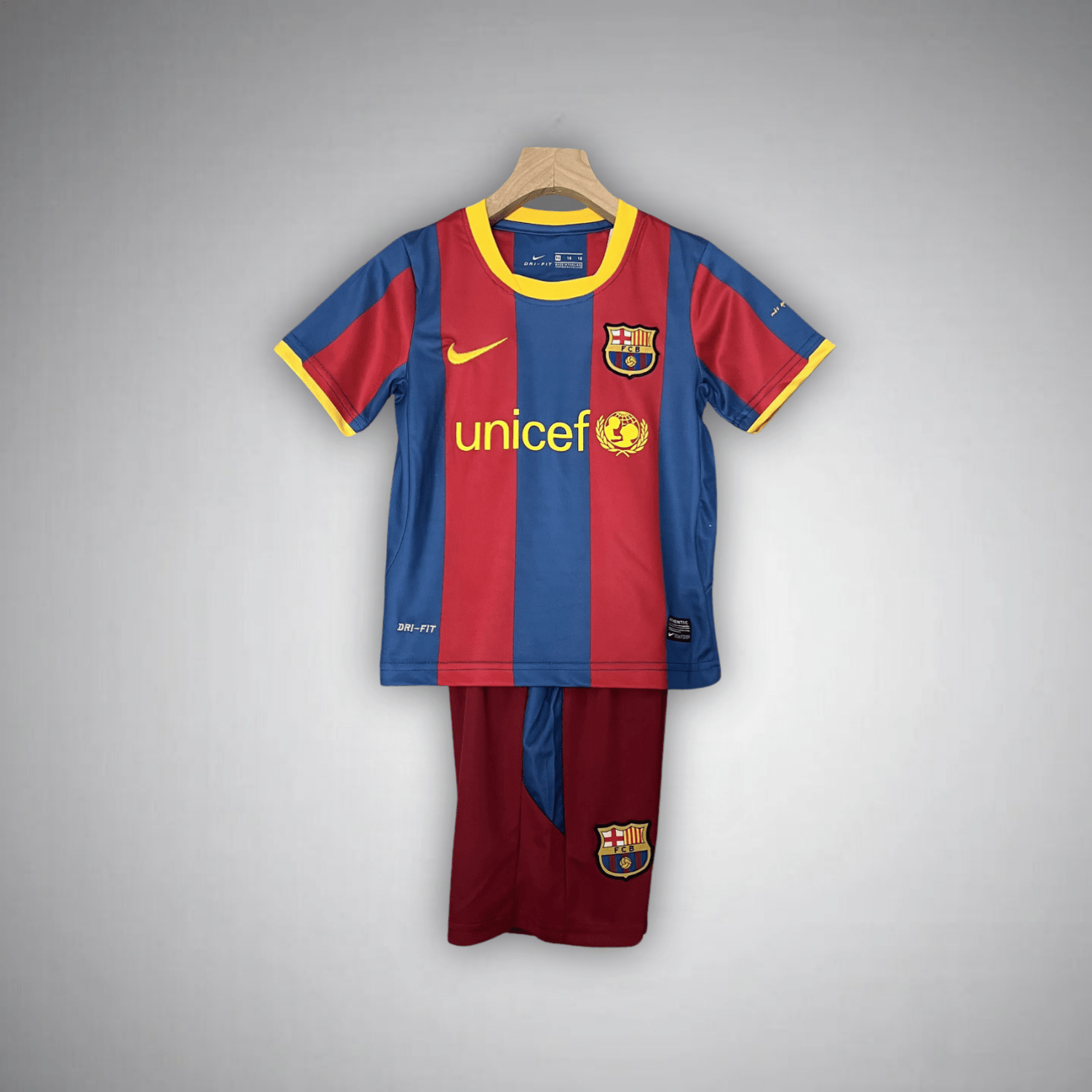 10/11 FC Barcelona Home Kids Kit