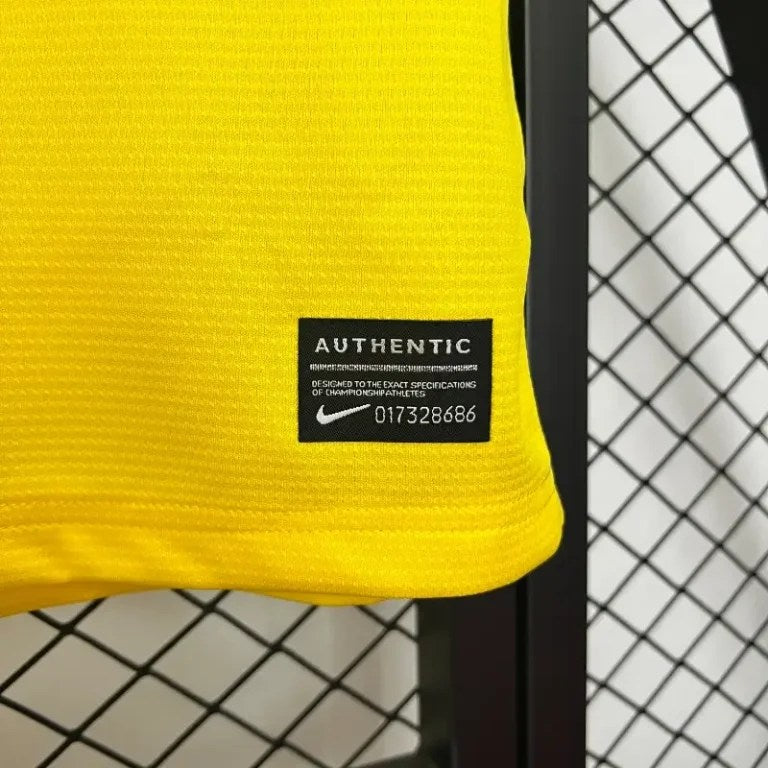 Arsenal 2013-14 Away Kit