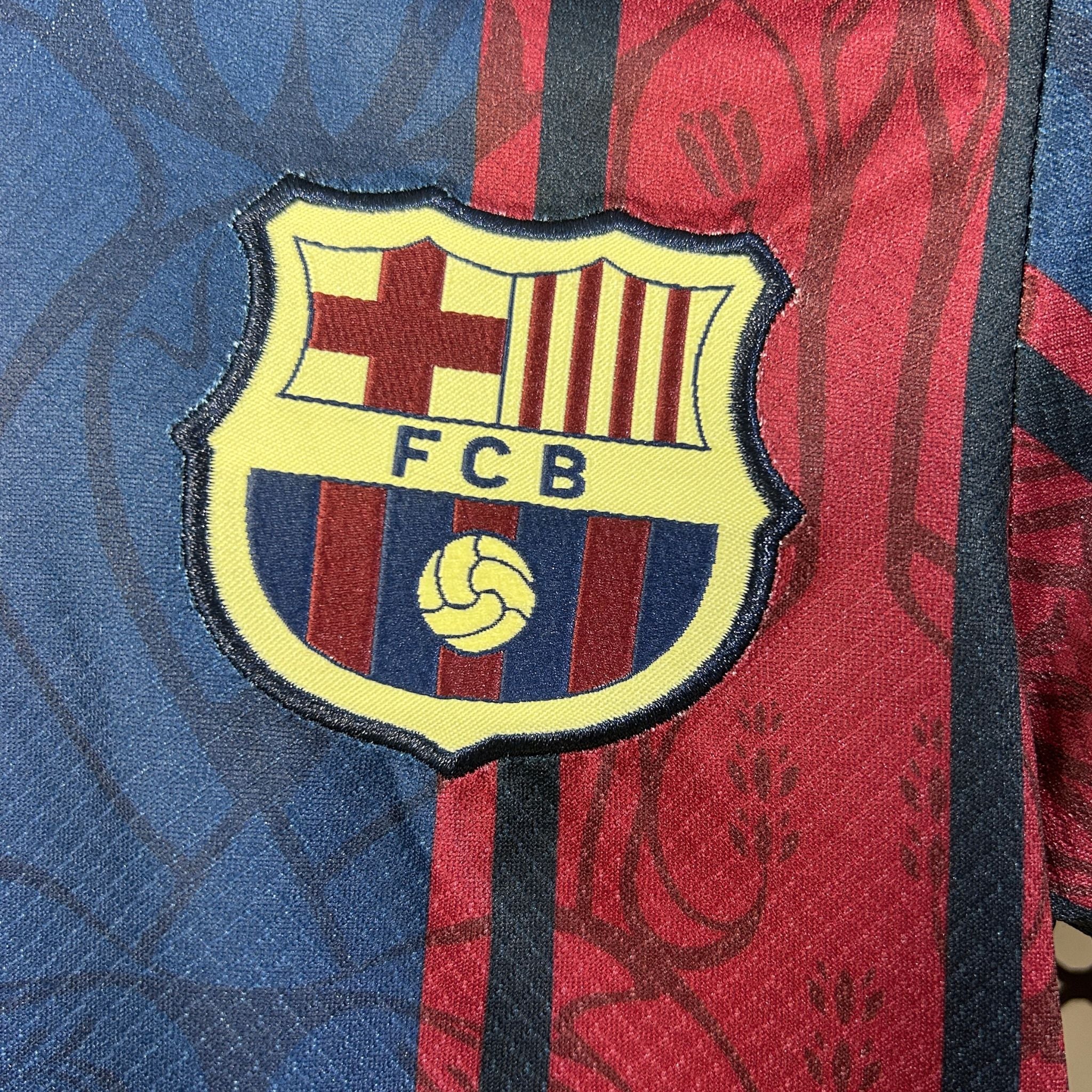 FC Barcelona Catalan Roots Kids Kit