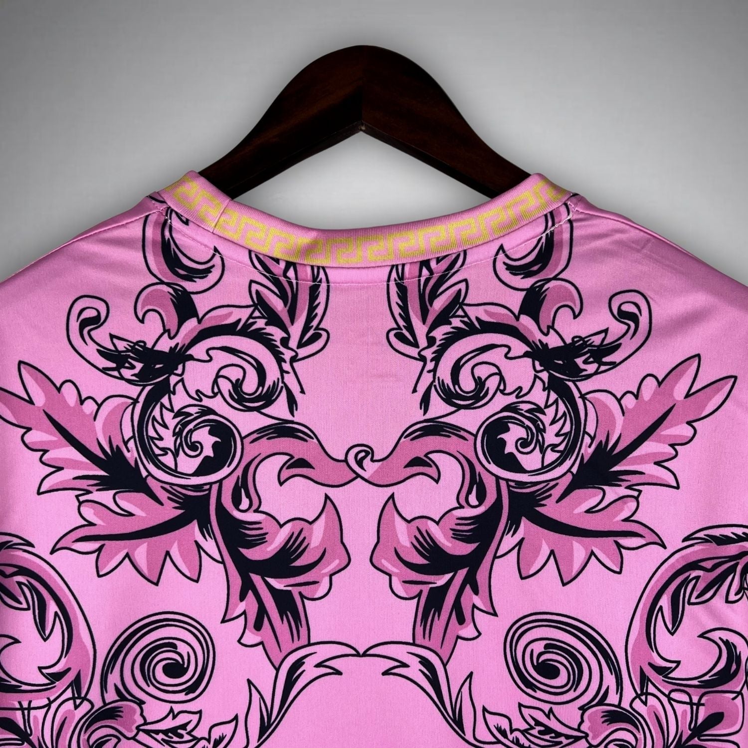 Italy Versace Pink Kit