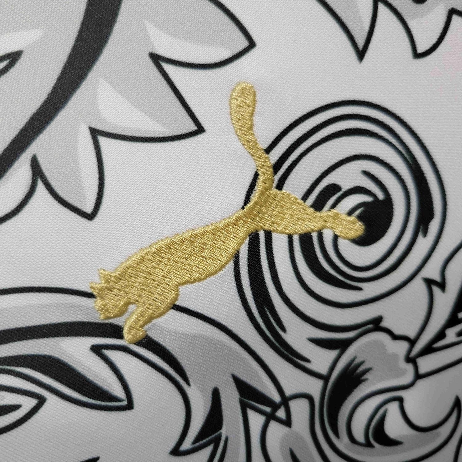 Italy Versace White Kit