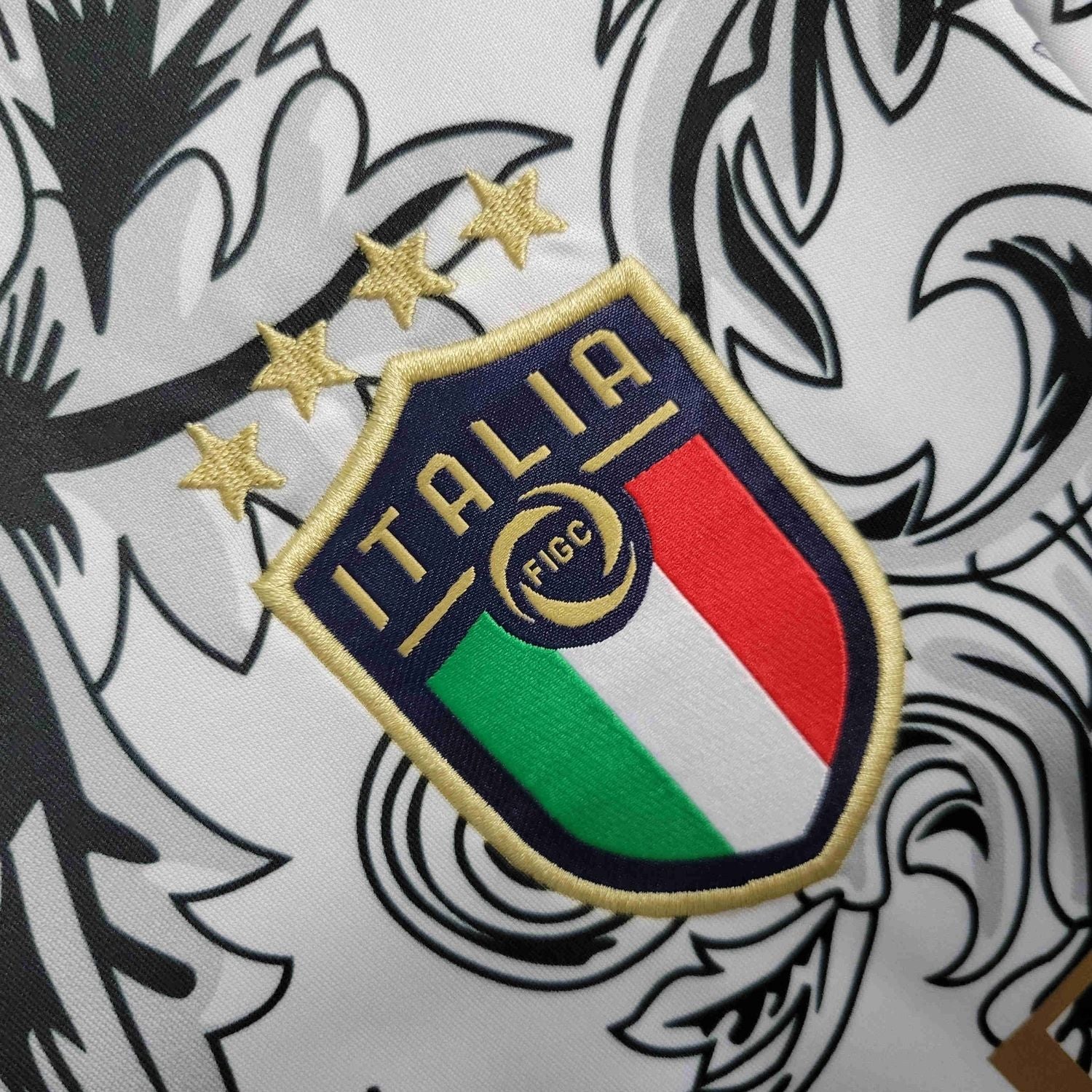 Italy Versace White Kit